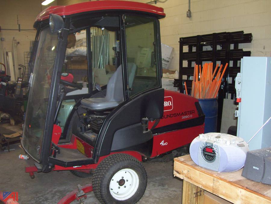 Auctions International Auction Town of Plymouth SchoolsMA 35762 ITEM 2008 Toro