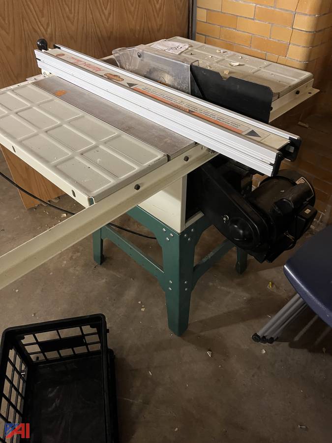 Auctions International Auction Campbell Savona CSDNY 35975 ITEM 10" Grizzly Table Saw