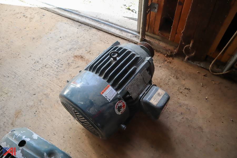 Auctions International Auction Town of Royalton HwyNY 36566 ITEM