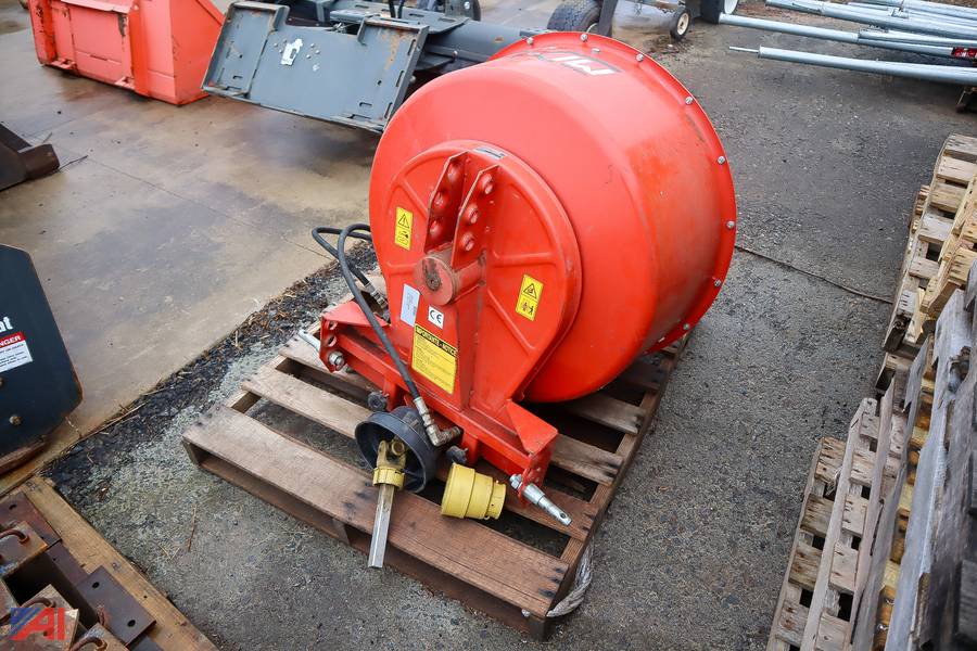 Auctions International Auction Lewiston Porter CSDNY 36782 ITEM KingKutter Concrete Mixer