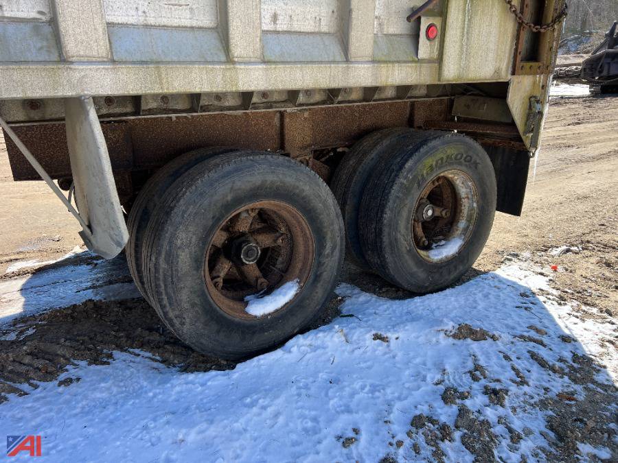 Auctions International Auction Town of Rumford Public WorksME 36983 ITEM 1990 Steco AE4596