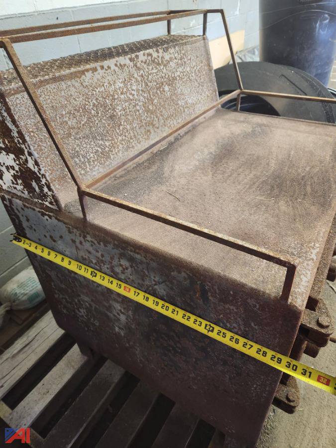 Auctions International Auction Village of CanastotaNY 37166 ITEM Wood Stove