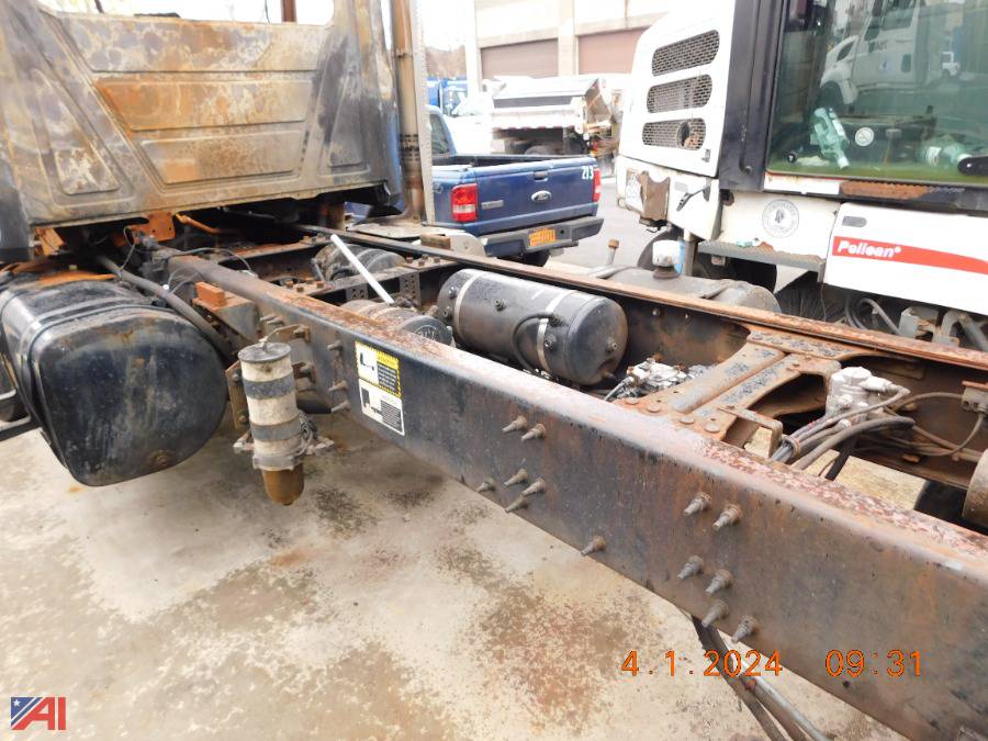 Auctions International Auction City of YonkersNY 37351 ITEM (344) 2012 Mack GU813 Garbage
