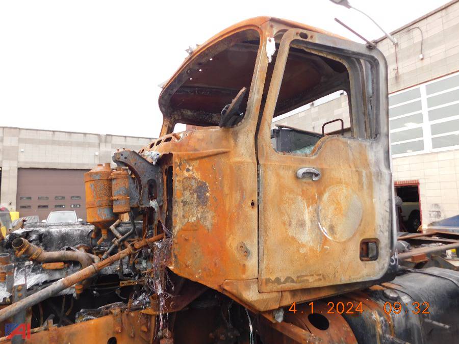 Auctions International Auction City of YonkersNY 37351 ITEM (344) 2012 Mack GU813 Garbage