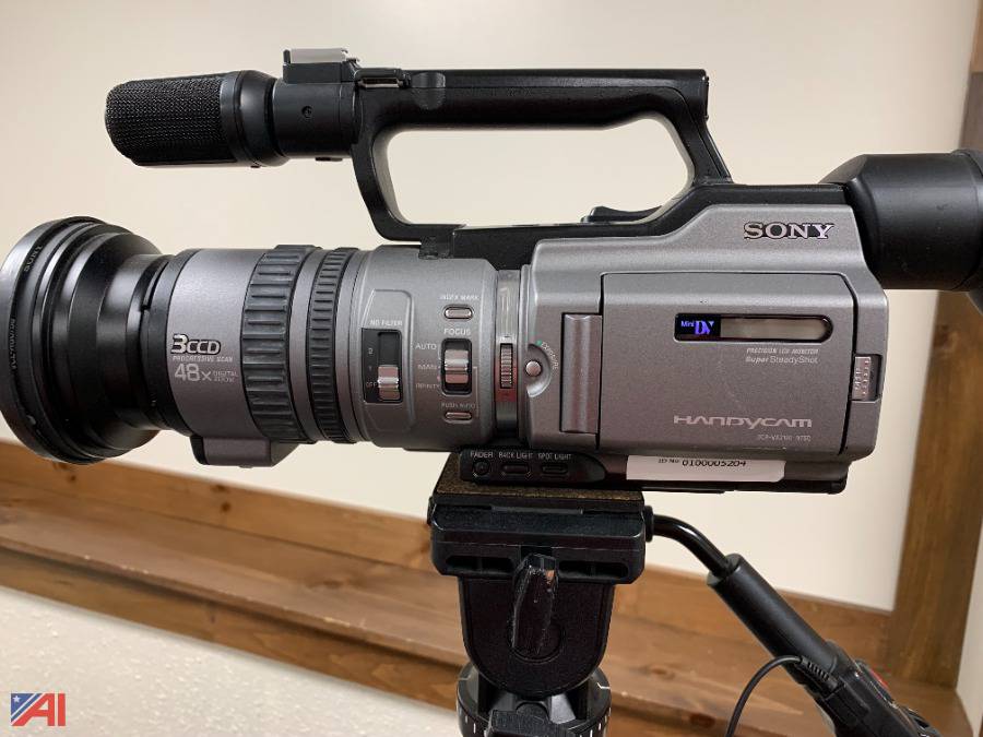 Sony HandyCam DCR-VX2100 Digital Video Camera Auction | Auctions
