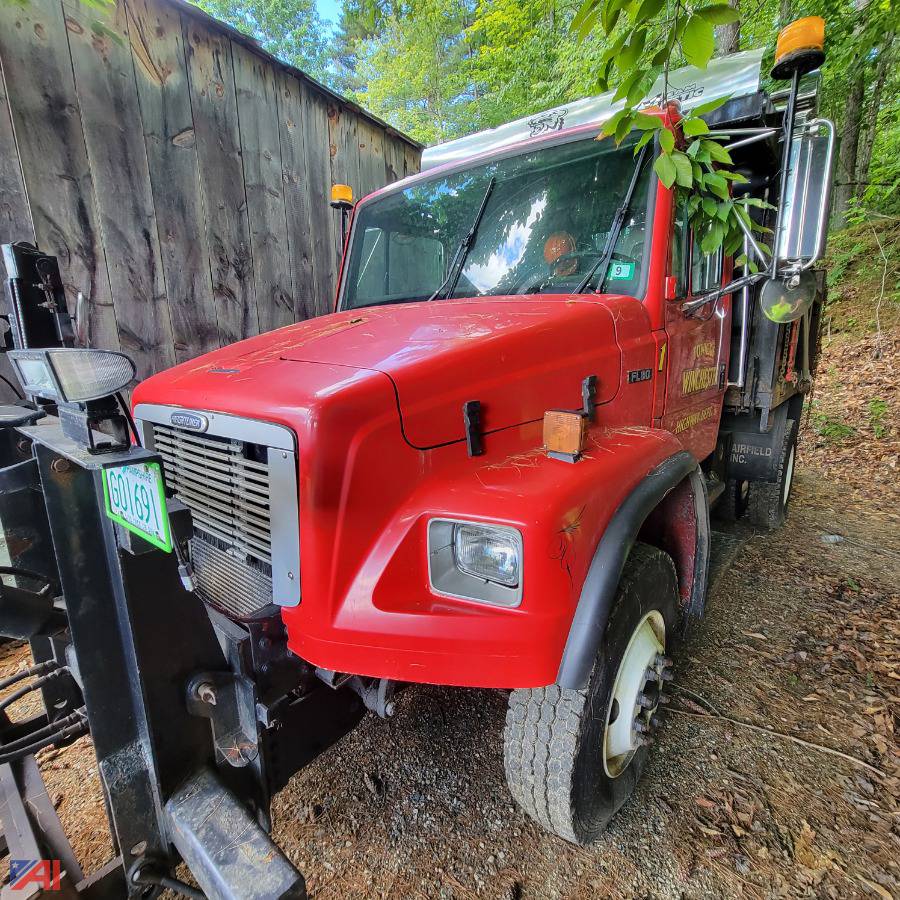 Auctions International Auction Town of WinchesterNH 38050 ITEM 2001 Freightliner FL80 Dump