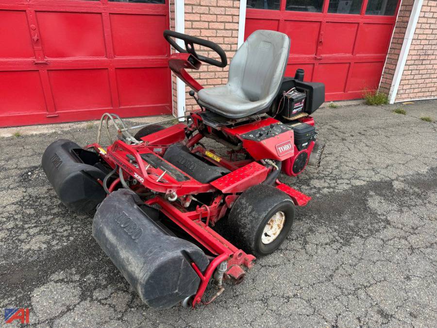 Auctions International Auction Surplus LiquidationNY 39370 ITEM 2005 Toro Greensmaster