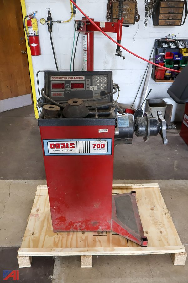 Coats Direct Drive 700 Wheel Balancer Auction | Auctions International