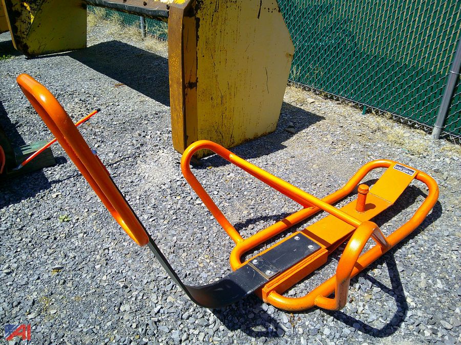 Gilman Gear Football Training Grip Rip Sled/Bar Auction